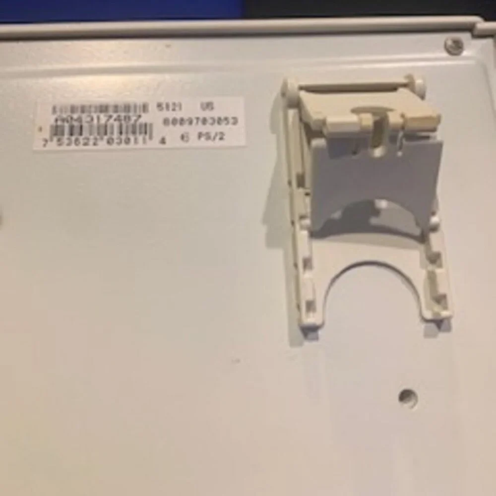 MicronPC Cable Wired White PS/2 Computer Keyboard Model 5121, US English